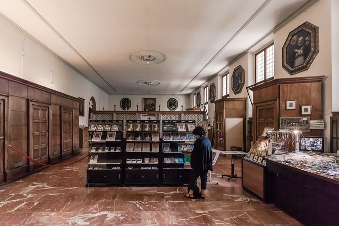Milan Skip the Line The Last Supper and Renaissance Walking Tour - Walking through Sforza family Milan