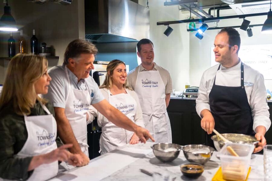 Milan: Small-group Pasta & Gelato Class with Unlimited Wine - Making gelato in the second half