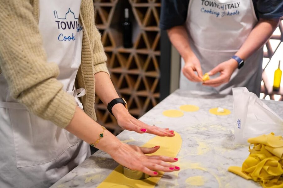 Milan: Small-group Pasta & Gelato Class with Unlimited Wine - Wine, children, and dietary limits
