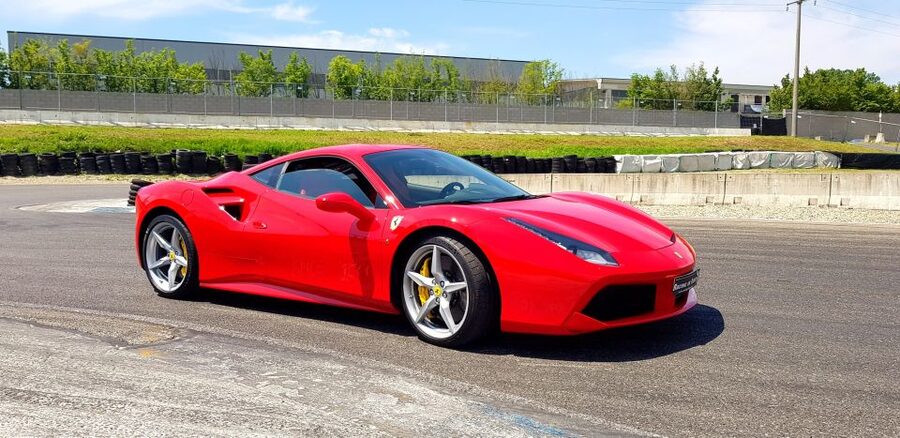 Milan: Test Drive a Ferrari 488 on a Race Track - Key points before you book