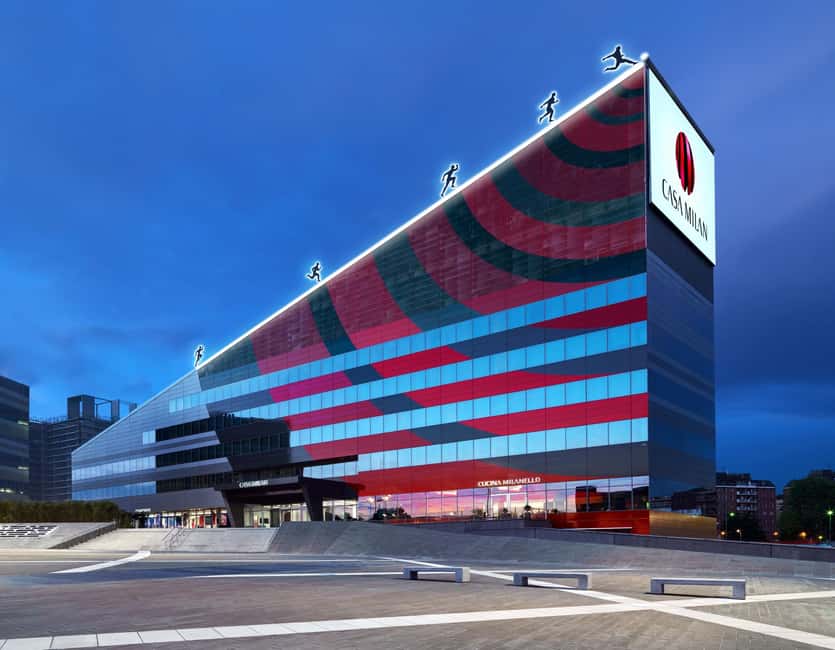 Milan: The Milan Pass City Card - Hop-on hop-off buses across three routes