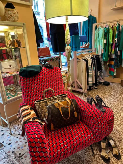 Milan: The Ultimate Vintage Shopping Guide - Clothing Shops for Designer Finds and Affordable Pieces