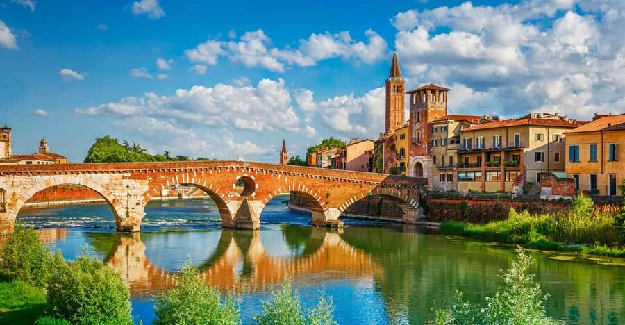 Milan: Verona Day Tour with a Lake Garda Cruise to Sirmione - Verona, from the Roman Arena to Juliet’s balcony