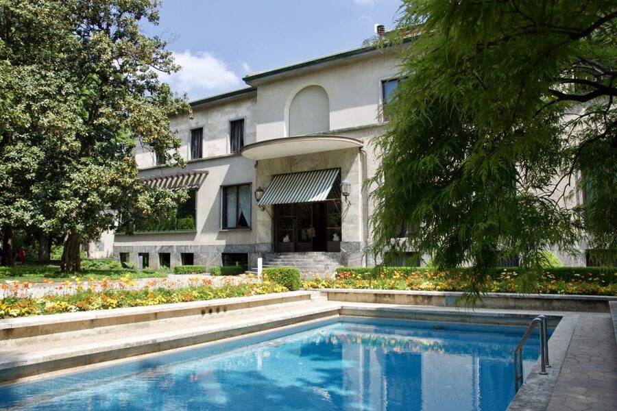 Milan: Villa Necchi Campiglio Entry Ticket - Arriving at the Via Mozart entrance