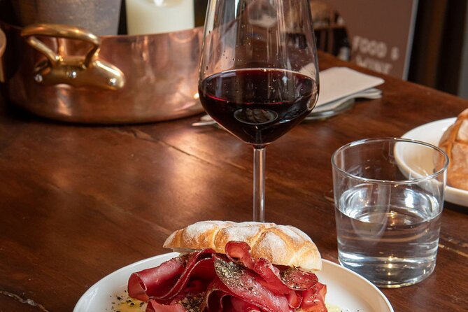 Milan Wine and Food Tasting Experience - Small plates that make the wine easier to understand