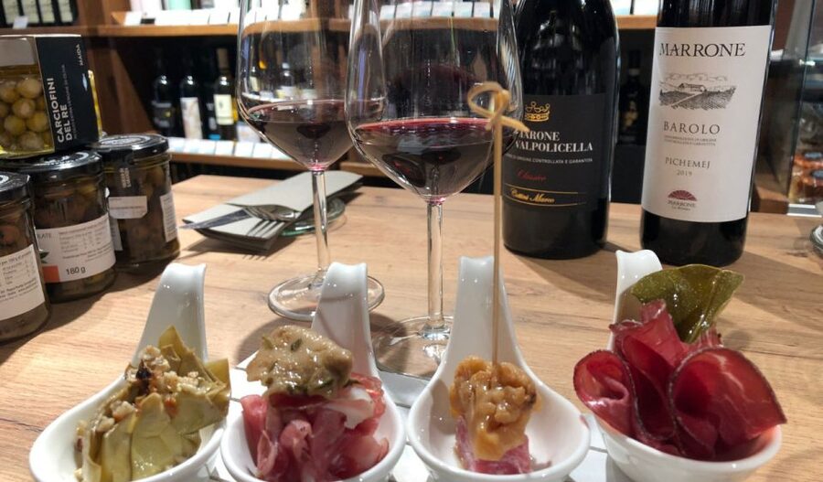 Milan Wine Tasting Aperitivo - The atmosphere: social, compact, and focused
