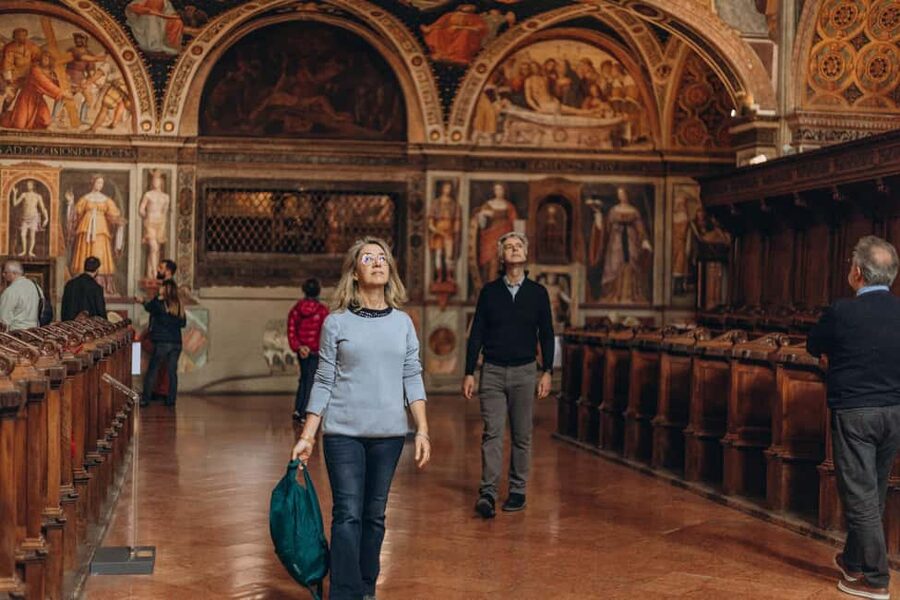 Milano: Highlights Private Tour, Duomo, Castle & Gelato - Under the glass roof of Galleria Vittorio Emanuele II