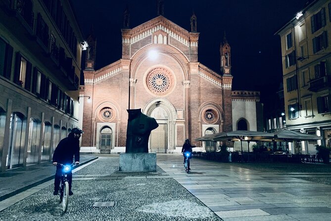 Miles and smiles /// Milan's ride - Darsena, Navigli, and the canal district