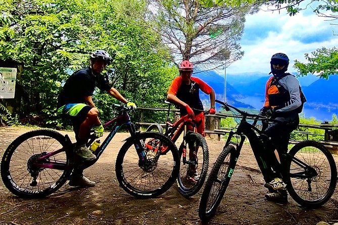 Mountain Bike tour in Spina Verde natural park - Crossing into Switzerland by pedal power