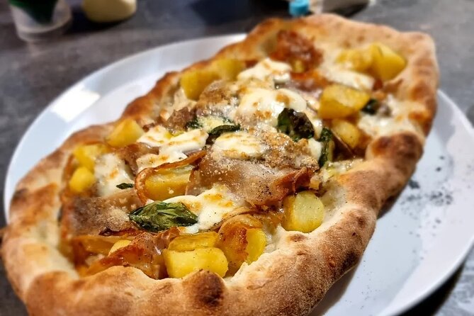 Neapolitan DOC Pizza Class And Cooking in a Wood Oven at a Local's house - What the positive feedback tells you about the atmosphere