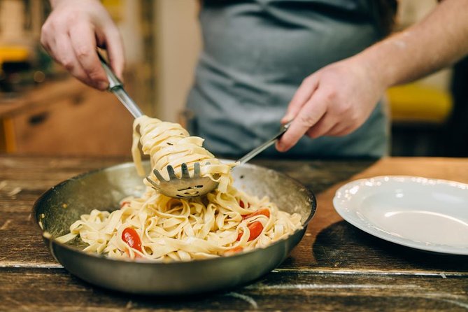 Pasta Fresca Hands-on Cooking Class with a Local in Como - Why the small group changes the experience