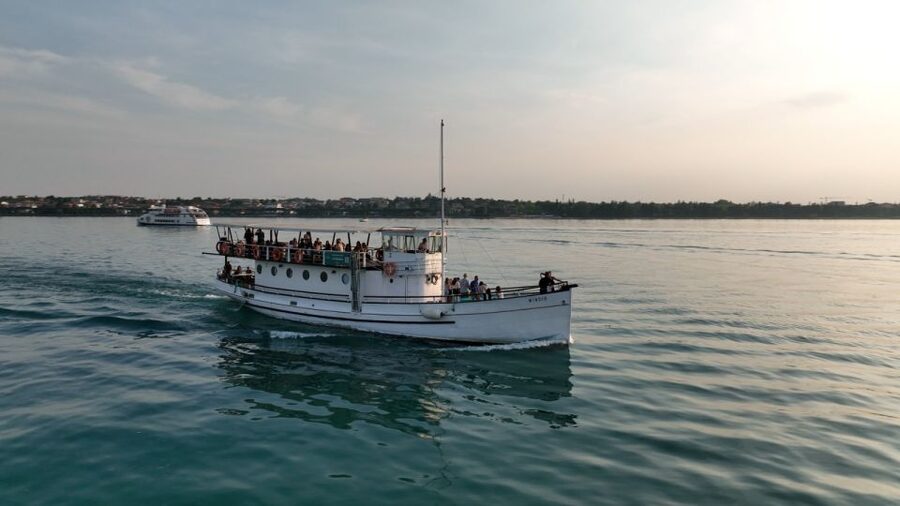 Peschiera: Afternoon Boat Trip to Sirmione with Swim Stop - A lake outing built around Sirmione