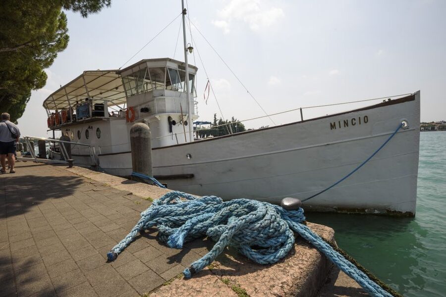 Peschiera: Half-Day Lake Garda Cruise with Lunch - Why seeing Lake Garda by boat works so well