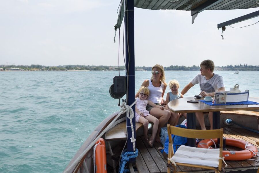 Peschiera: Half-Day Lake Garda Cruise with Lunch - Sirmione, Jamaica Beach, and the Grottoes of Catullus