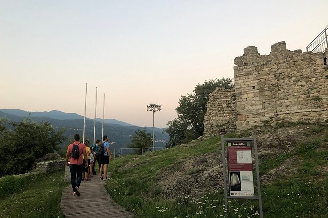 Private 2-Hour Tour of the Medieval Castle over Lake Como - Morning, sunset, or midnight timing