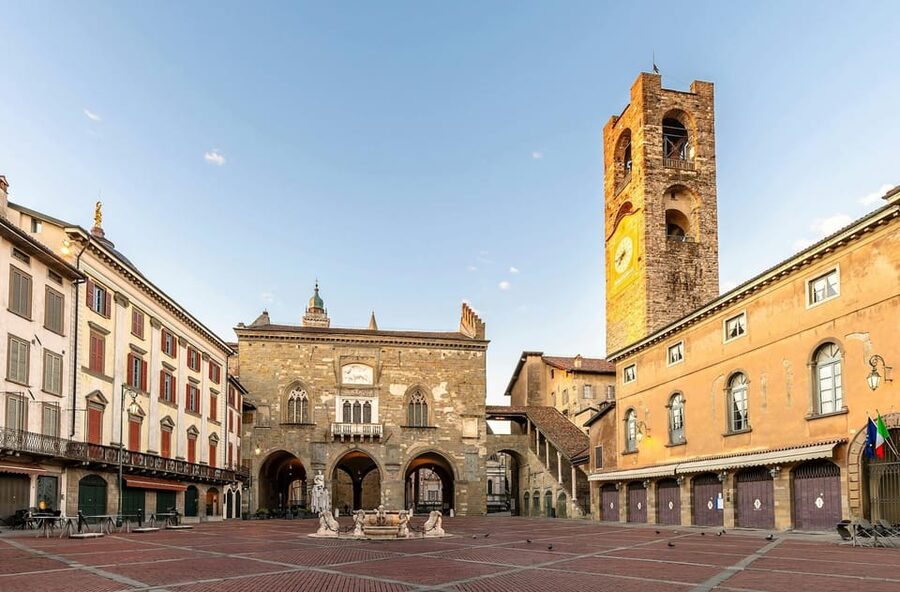 Private Bergamo Top Sights Upper Town Guided Tour - What the private format adds