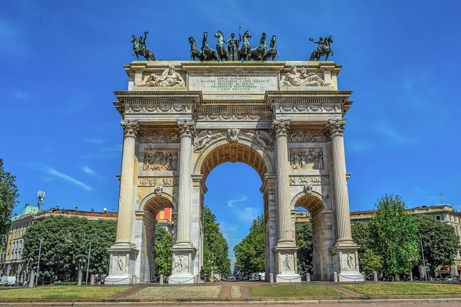 Private Best of Milan Guided Tour with Duomo, La Scala Theatre and Sforza Castle - Sforza Castle: an exterior finish, not a museum tour