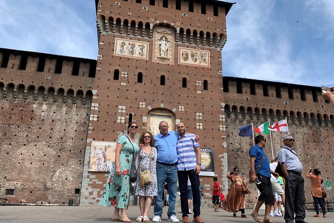 Private Best of Milan Guided Tour with Duomo, La Scala Theatre and Sforza Castle - The Duomo: 45 minutes with Milan’s Gothic giant