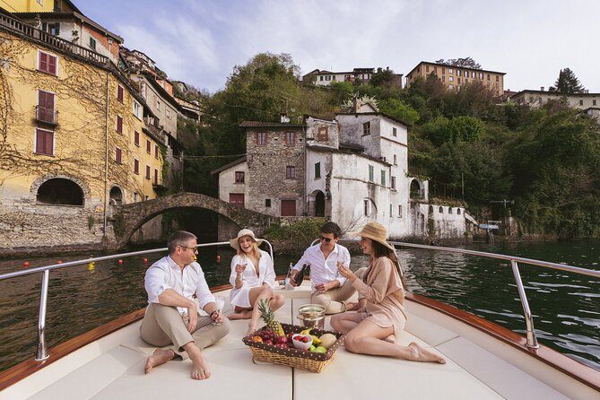 Private Boat Tour on Italian Gozzo on Lake Como - Choosing between Varenna, Menaggio, and Tremezzo