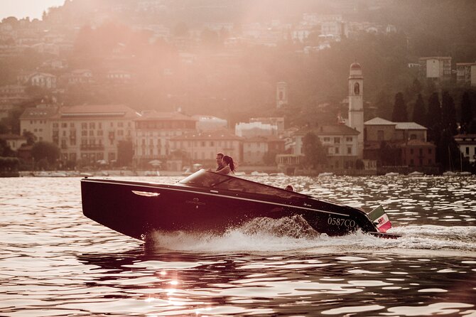 Private Boat Tour on the Lake Como - Leaving from Como and setting the route