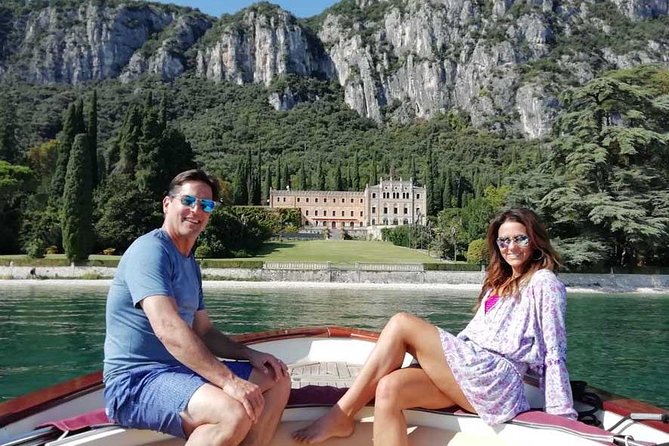 Private boat tour to Isola del Garda and surroundings. - What this Salò boat trip really offers