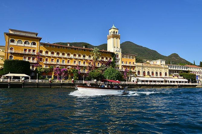 Private boat tour to Isola del Garda and surroundings. - Leaving Salò beside the old fishing harbor