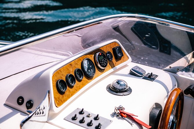 Private Cruise on Lake Como with Luxury Motorboat from 1H to 4H - Why Lake Como is better from a private boat