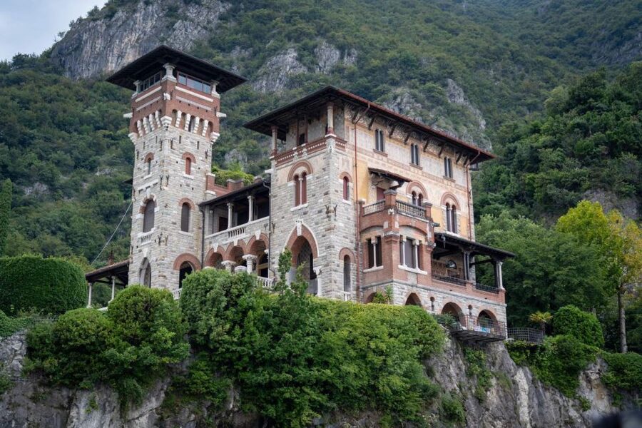 Private Luxury Boat Tour of Lake Como with Stops & Drinks - What the guides add to the ride