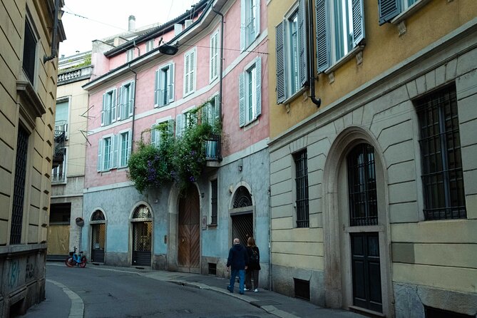 Private Milan Street Photography Walking Tour with an Artist - Darsena and the changing face of Milan
