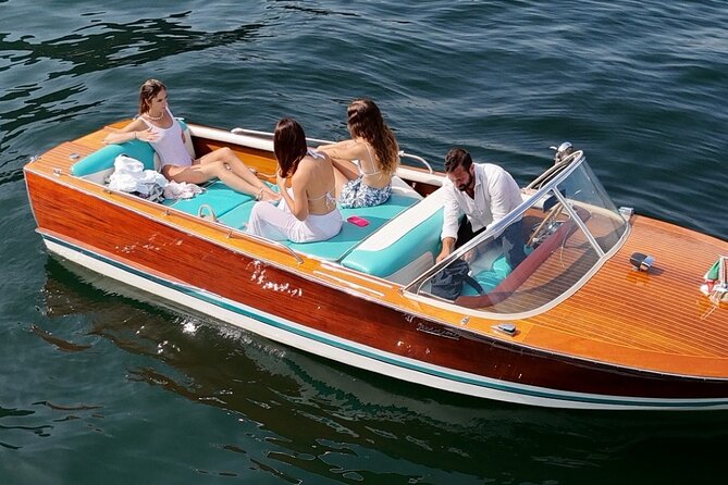 Private tour in classic wooden boat - What the $355.75 group price really means