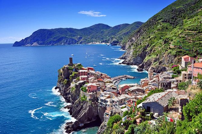 Private Tour of the Cinque Terre from Milan - Manarola from the water and the streets