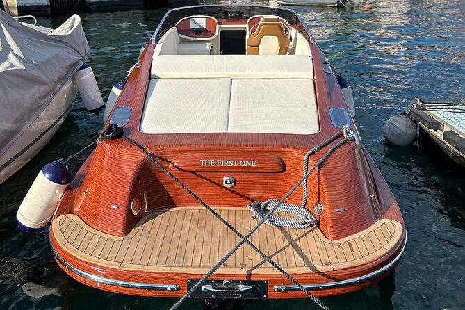 Private wooden boat tour on Lake Como - Villa d’Este and Cernobbio from the water