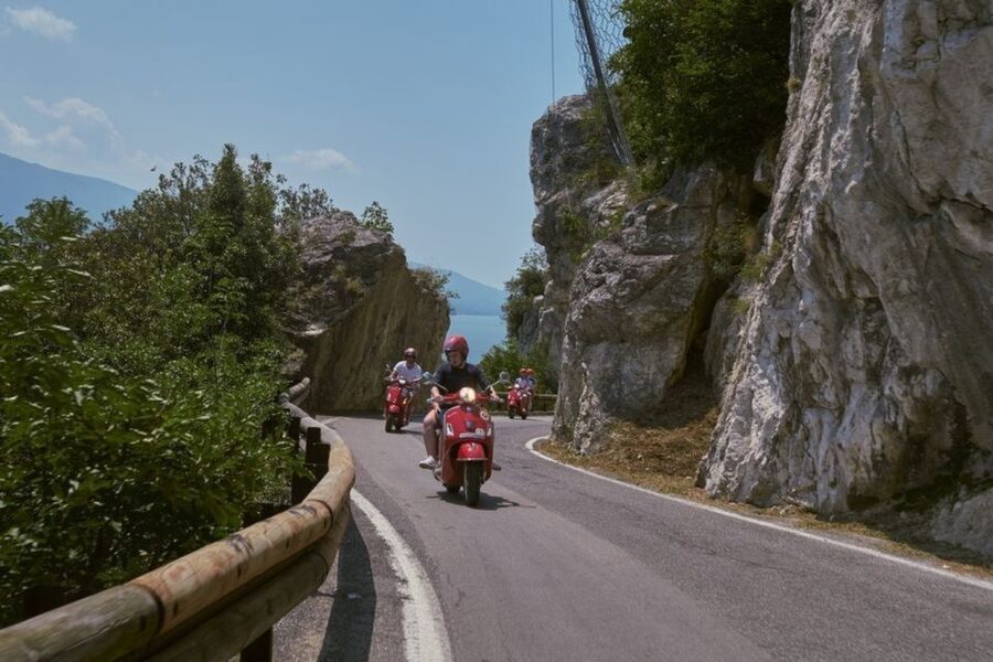 Riva del Garda: Lake Garda self-guided Vespa tour - Who should book this ride