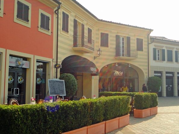 Serravalle Outlet, tour from Milan. - Key points at a glance