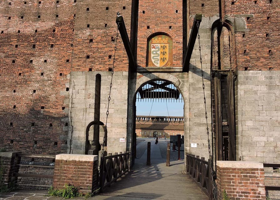 Sforza Castle & Michelangelo's Pietà Rondanini Guided Tour - A useful 1.5-hour Milan experience
