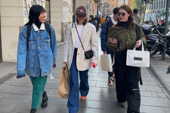 Shopping in Milan with a Fashion Stylist - Two hours of boutiques, vintage shops, and local finds