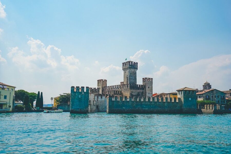 Sirmione: Lake Garda Boat, Grotte di Catullo & Walking Tour - Seeing the Sirmione Peninsula from Lake Garda