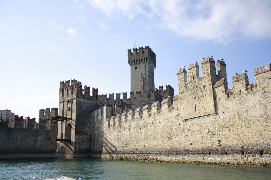 Sirmione: Scenic Afternoon Boat Cruise with Prosecco & Snack - Gardone Riviera and the eastern return