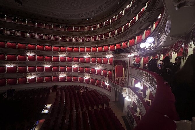Skip the line La Scala Theatre Guided Tour Experience - Your first look at Teatro alla Scala