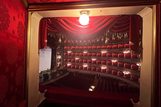 Skip the line La Scala Theatre Guided Tour Experience - Stairs, crowds, and the pace of the visit