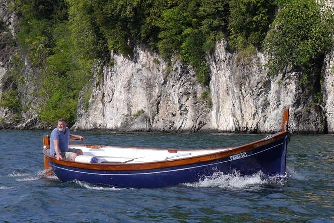 Slow boat tour for small groups with appetizer on Lake Maggiore - Meeting Dario and setting out from Leggiuno