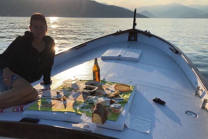 Slow boat tour for small groups with appetizer on Lake Maggiore - The hermitage brings a change of pace
