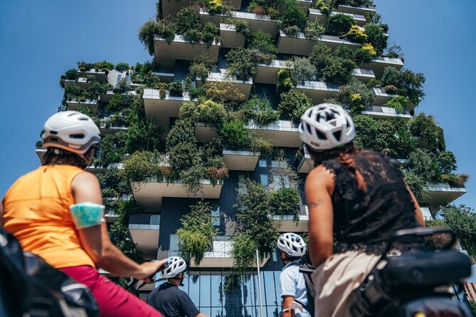 Small-group Milan Highlights e-Bike Tour - The Duomo, Galleria, and La Scala