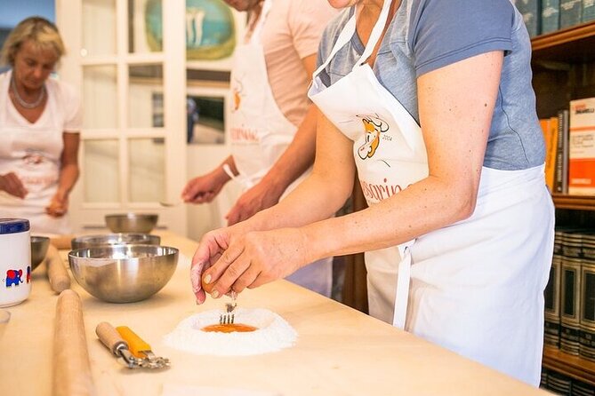 Small group Pasta and Tiramisu class in Como - Key points to know before booking