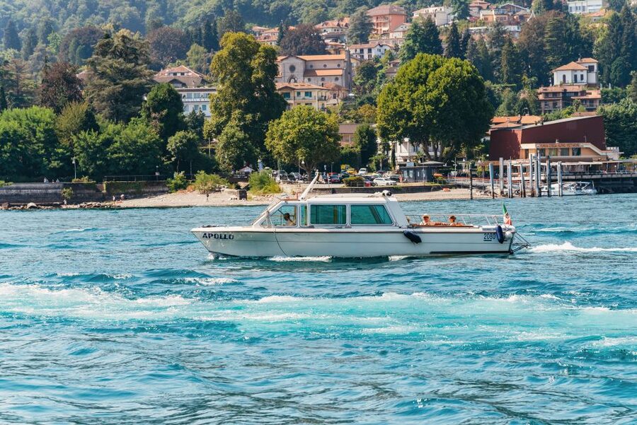 Stresa: 3 Borromean Islands Hop-On Hop-Off Boat Tour - Isola dei Pescatori: the best stop for lunch