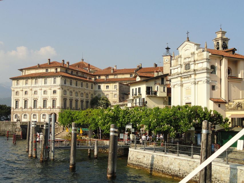 Stresa: Isola Bella Boat Tour - Strolling through the old village and shops