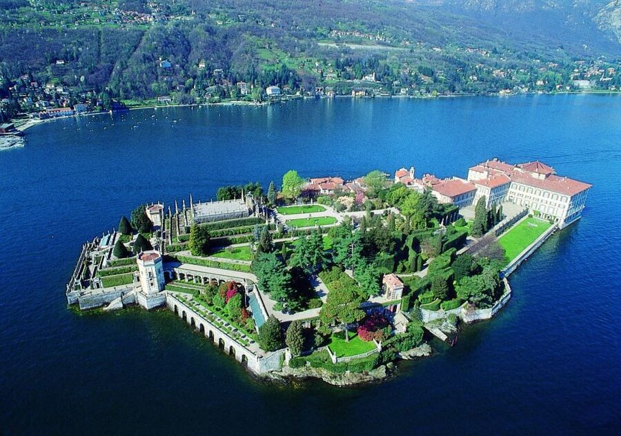 Stresa: Isola Bella Boat Tour - The boat ride across Lake Maggiore