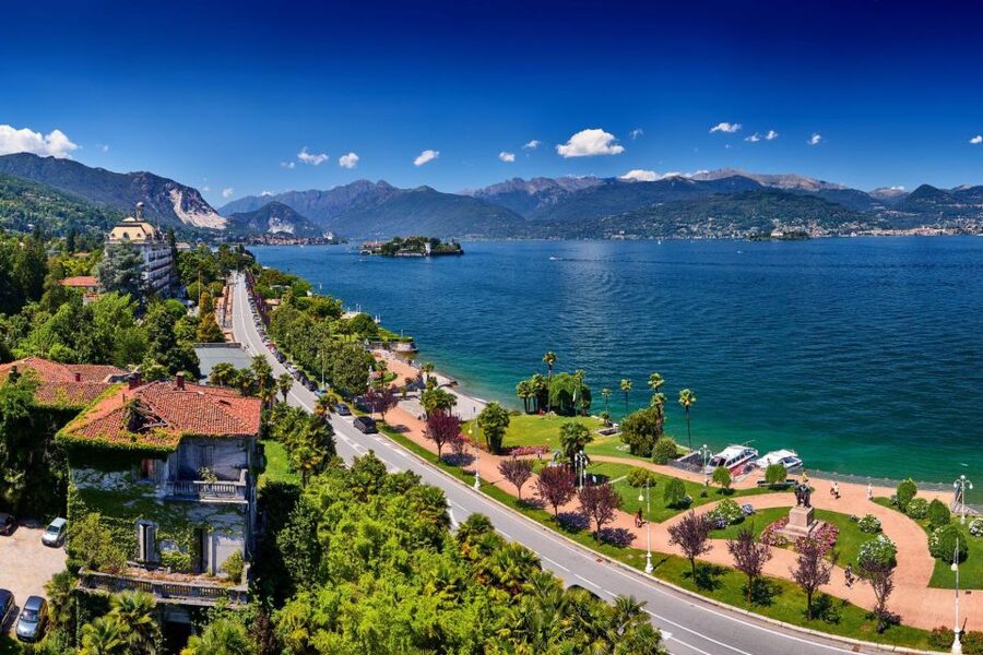 Stresa: Isola Bella Hop-on Hop-off Boat Tour - Arriving at Isola Bella