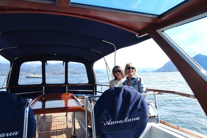 Stresa: Isola Pescatori and Isola Bella Hop-on Hop-off boat tour - Commentary, staff, and what kind of service to expect