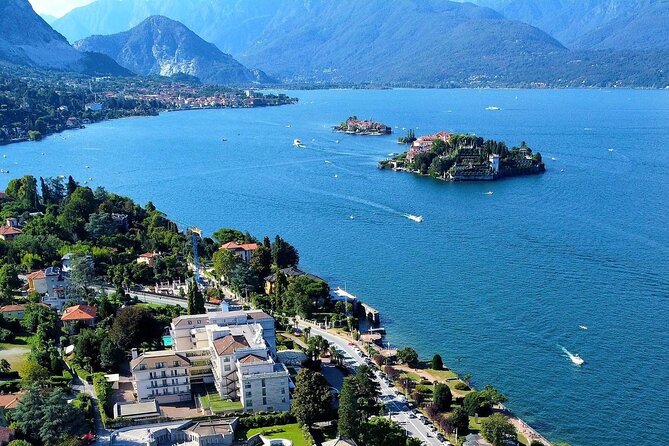 Stresa: Isola Pescatori and Isola Bella Hop-on Hop-off boat tour - Arriving at Isola Bella and the Borromeo palace